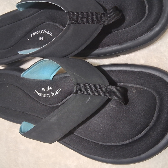 Men's Black and Blue Memory Foam Sandals - Picture 3 of 6